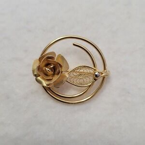 Vintage SARAH COVENTRY Signed Gold Tone Filigree Rose Flower Brooch Pin 1.25"